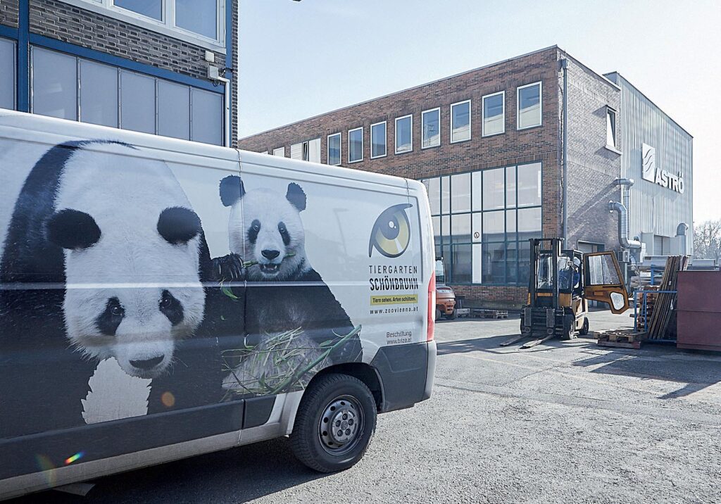 Trasporto bambù: dallo Zoo di Schönbrunn al centro di ricerca e sviluppo ANDRITZ Fiber di Graz e ritorno del materiale processato allo Zoo.