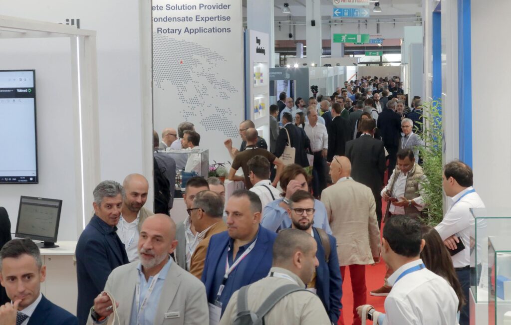 I corridoi di MIAC 2023 al Polo Fiere di Lucca.